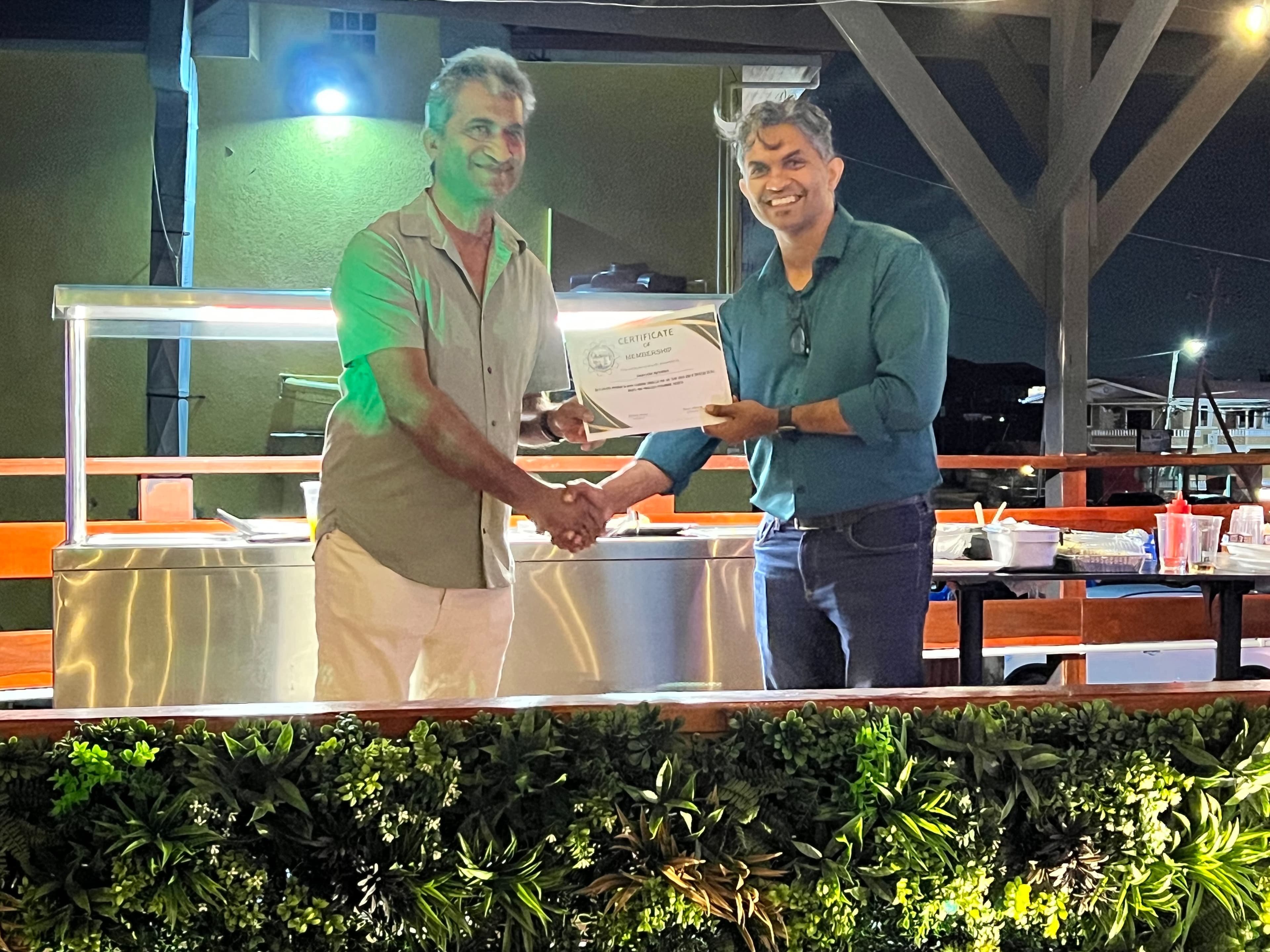 Awarding Membership Certificate to Countryside Agri Centre